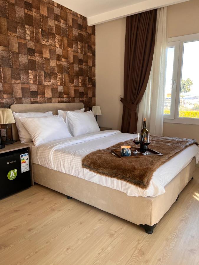 B. Equine Range Hotel Narlidere Exterior foto